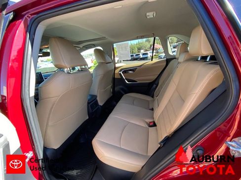Certified 2021 Toyota RAV4 XLE Premium AWD/4WD image 27