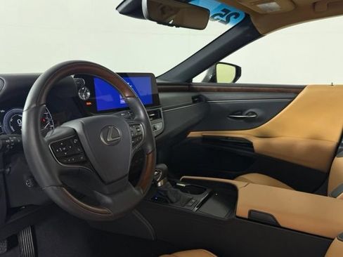 Used 2025 Lexus ES 300h w/ Technology Package FWD image 4