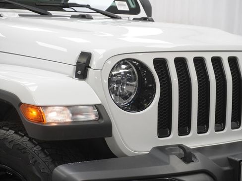 Certified 2022 Jeep Wrangler Unlimited Sahara AWD/4WD image 5