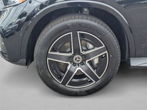 Used 2026 Mercedes-Benz GLC 300 image 9