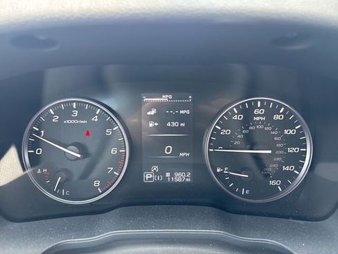 Used 2024 Subaru Crosstrek 2.5i Limited AWD/4WD image 11