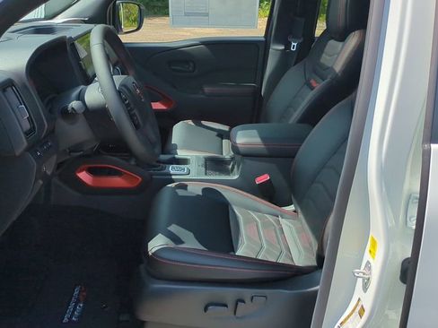New 2026 Nissan Frontier PRO-4X w/ Pro Premium Package AWD/4WD image 11