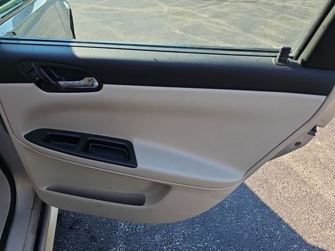 Used 2011 Chevrolet Impala LT w/ Luxury Edition Package FWD image 16
