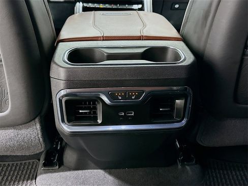 Used 2024 GMC Sierra 2500 Denali Ultimate image 27