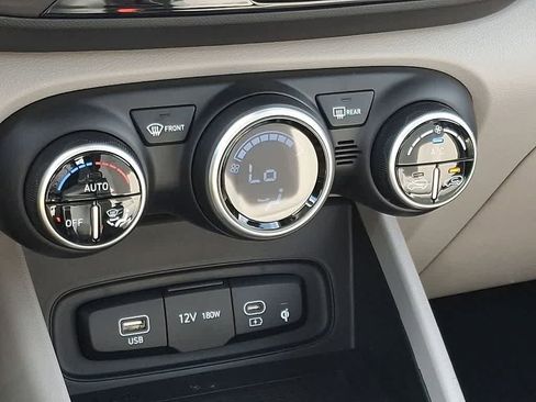 New 2026 Hyundai Venue SEL FWD image 14
