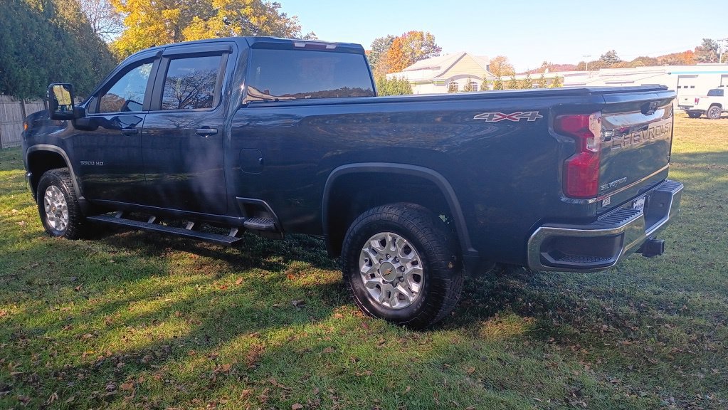 Used 2022 Chevrolet Silverado 3500 LT w/ Remote Start Package AWD/4WD image 5