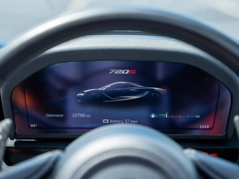 Used 2020 McLaren 720S Spider image 20