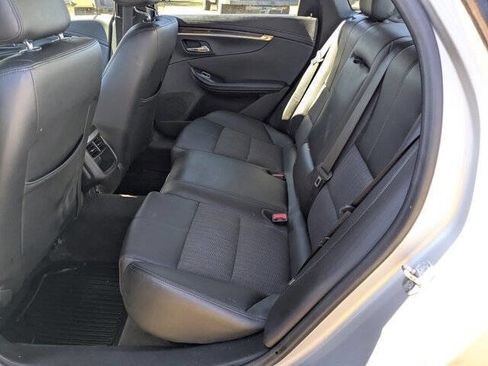 Used 2017 Chevrolet Impala LT image 28