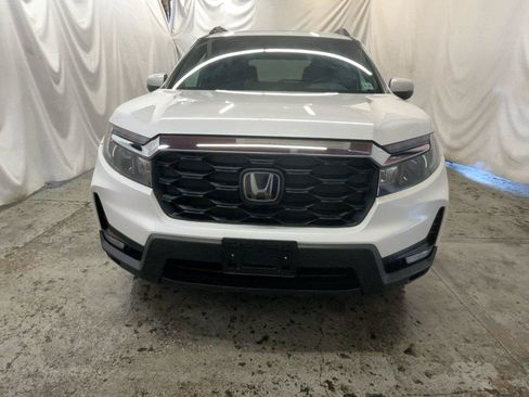 Certified 2024 Honda Passport EX-L image 16