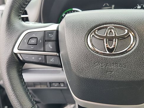 Certified 2023 Toyota Sienna XLE image 19