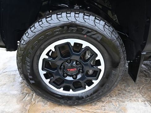 Used 2024 Toyota Tacoma TRD Off-Road image 10