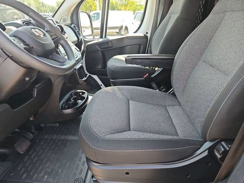 Used 2025 RAM ProMaster 2500 w/ U-Haul Equipment Group FWD image 18