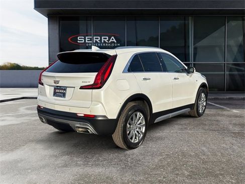 Used 2021 Cadillac XT4 Premium Luxury w/ Cold Weather Package image 5