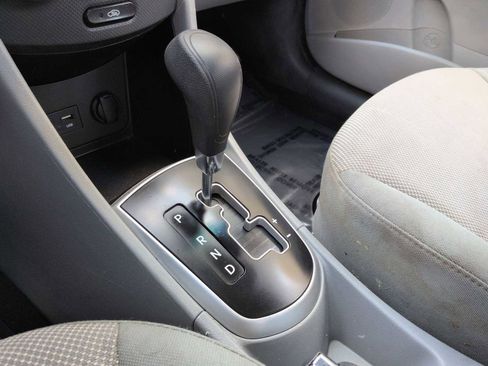 Used 2014 Hyundai Accent GLS image 29