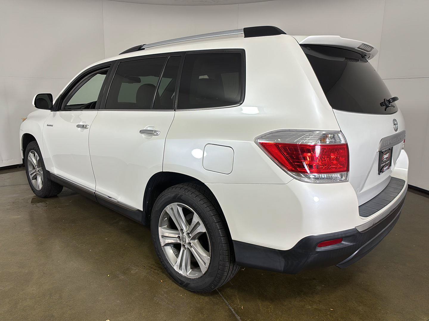 Used 2012 Toyota Highlander Limited w/ Tow Pkg AWD/4WD image 24
