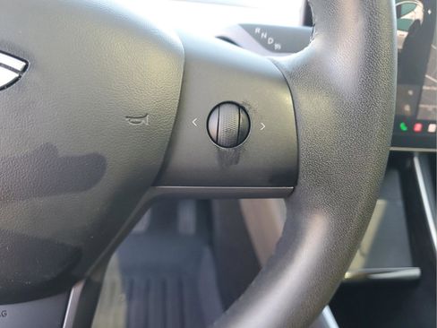 Used 2020 Tesla Model Y Long Range image 26