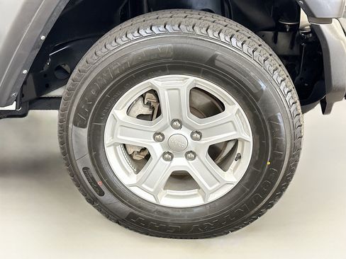 Used 2022 Jeep Wrangler Unlimited Sport AWD/4WD image 35