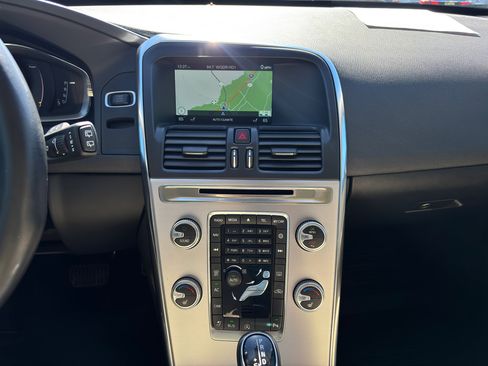 Used 2017 Volvo XC60 T6 Dynamic w/ Preferred Option Package image 15