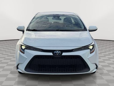 Used 2021 Toyota Corolla LE FWD image 2