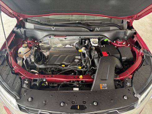 Used 2025 Chevrolet Trax LT FWD image 27