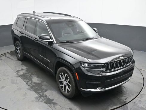 Used 2024 Jeep Grand Cherokee L Limited w/ Luxury Tech Group II image 39