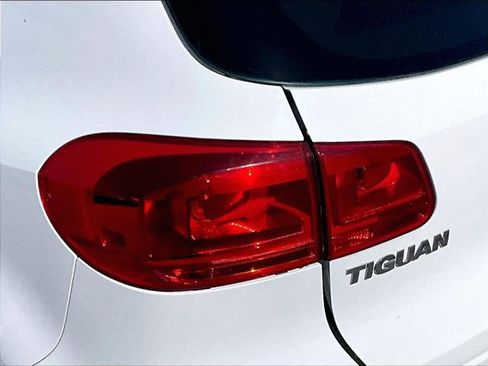 Used 2016 Volkswagen Tiguan R-Line FWD image 29