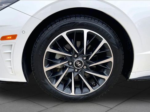 Used 2022 Hyundai Sonata Limited w/ Preferred Accessory Package FWD image 11