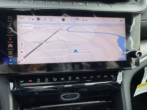 New 2026 Jeep Grand Cherokee Altitude image 11