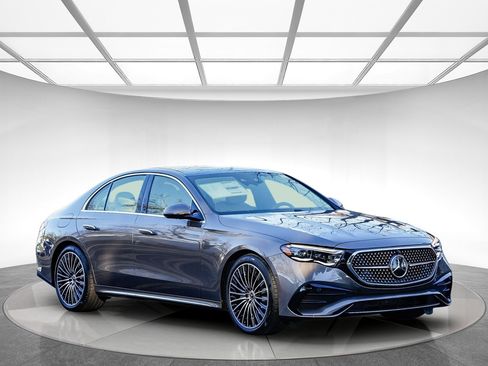 New 2026 Mercedes-Benz E 450 4MATIC Sedan image 5