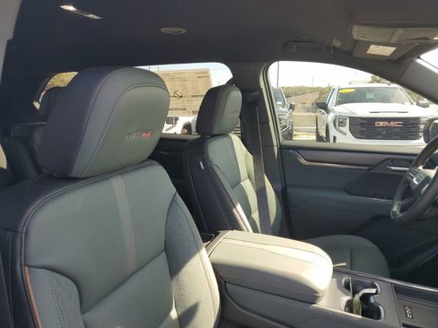 New 2026 GMC Acadia AT4 w/ Luxury Package AWD/4WD image 15