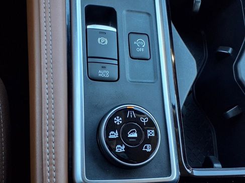 Used 2023 Nissan Pathfinder Platinum image 22