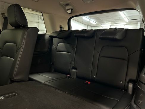 Used 2024 Nissan Pathfinder SL image 19