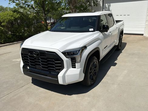 Used 2025 Toyota Tundra Limited w/ TRD Off-Road Package image 5