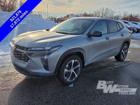 Used 2025 Chevrolet Trax RS w/ Driver Confidence Package image 7