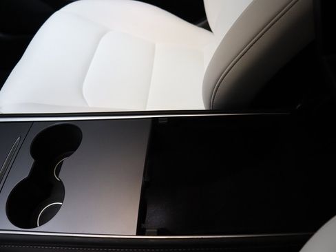 Used 2022 Tesla Model 3 Long Range image 50