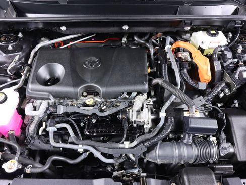 Used 2021 Toyota RAV4 LE AWD/4WD image 38