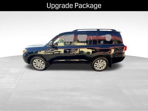 Used 2011 Toyota Land Cruiser image 18