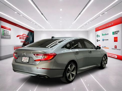 Used 2019 Honda Accord Touring image 7