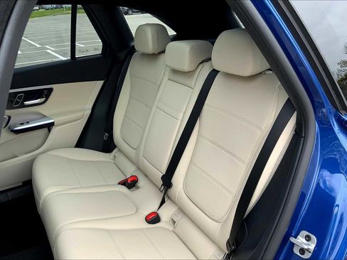 Used 2025 Mercedes-Benz GLC 300 GLC 300 image 13