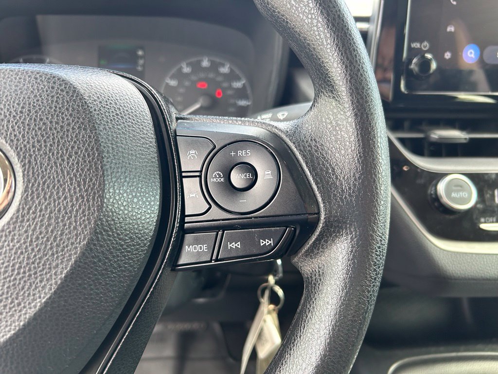 Used 2025 Toyota Corolla LE FWD image 23