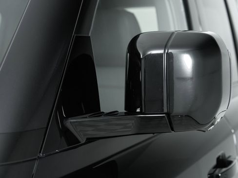 Used 2025 Land Rover Defender 110 S image 51