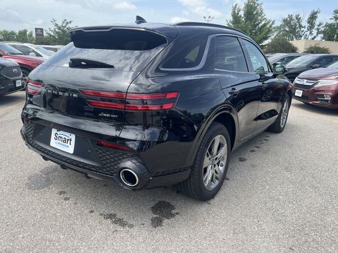Used 2025 Genesis GV70 3.5T Sport AWD/4WD image 5