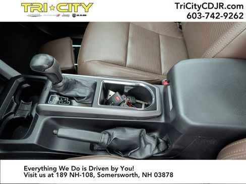 Used 2016 Toyota Tacoma Limited w/ Towing Package image 33