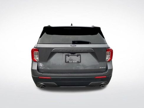 Used 2022 Ford Explorer XLT w/ Equipment Group 202A image 15