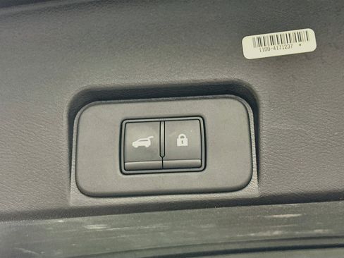 Used 2025 Nissan Rogue SV FWD image 27