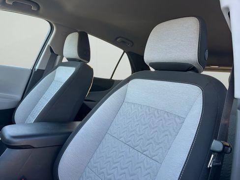 Used 2024 Chevrolet Equinox LT w/ Driver Convenience Package image 12