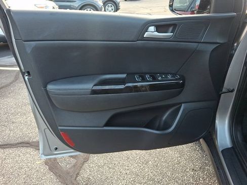 Used 2020 Kia Sportage EX FWD image 12