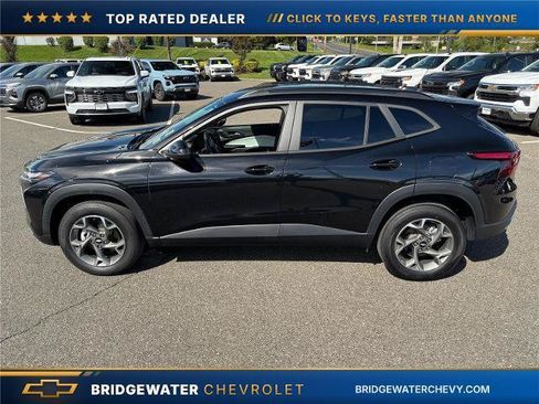 Used 2024 Chevrolet Trax LT w/ Driver Confidence Package FWD image 6