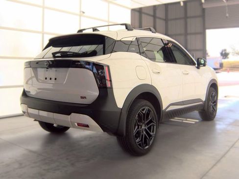 Used 2026 Nissan Kicks SR FWD image 3