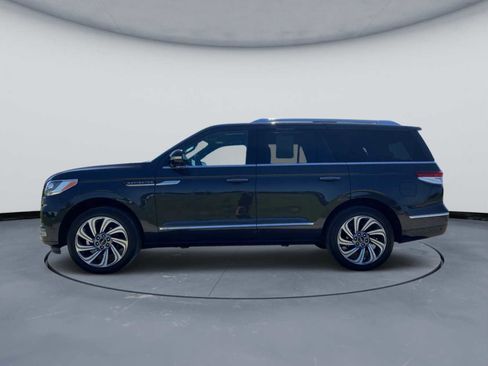 Used 2024 Lincoln Navigator Reserve AWD/4WD image 13